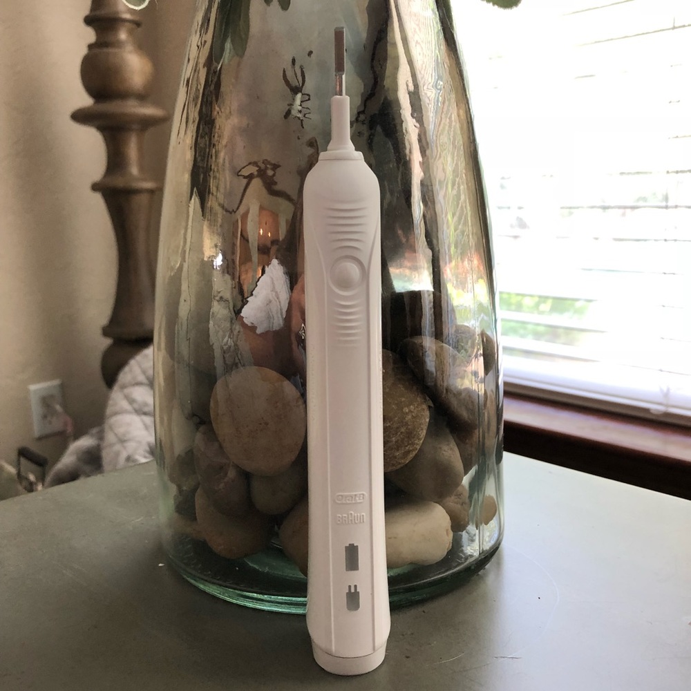 Oral-B Electric Tooth Brush
